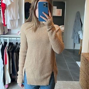Abercrombie & Fitch sweater